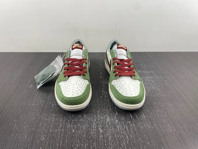 Nike Dunk Low Green Maroon Gold Lifestyle Sneakers 3
