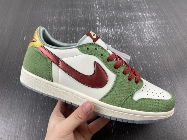 Nike Dunk Low Green Maroon Gold Lifestyle Sneakers 4
