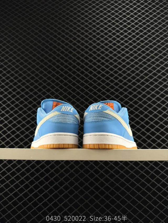 Nike Dunk Low أزرق فاتح كريمي غم حذاء تزلج 3