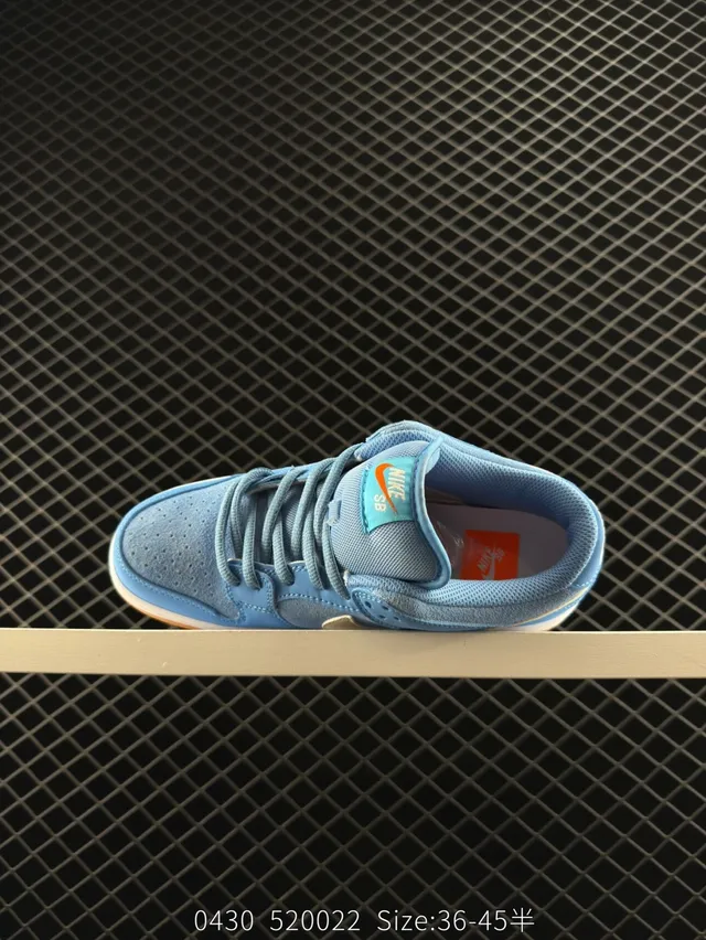 Nike Dunk Low أزرق فاتح كريمي غم حذاء تزلج 4