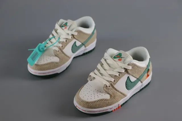 Nike Dunk Low Pink and White Lifestyle Sneakers 6