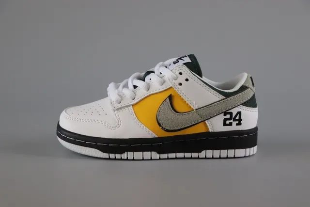 Nike Dunk Low Pink and White Lifestyle Sneakers 11