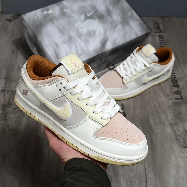 Nike Dunk Low Rabbit Shearling Branco Marrom Tênis Lifestyle 2
