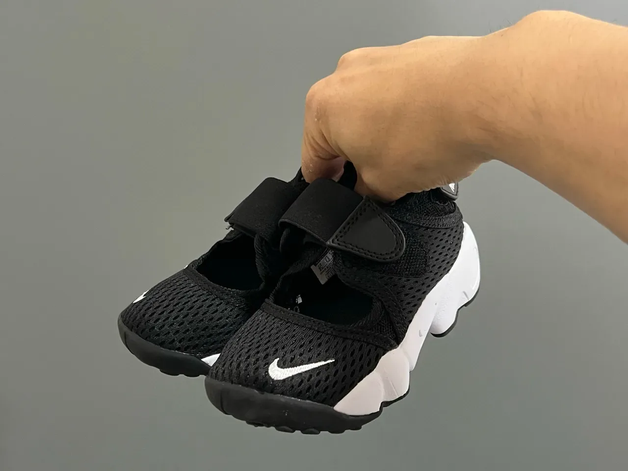 Nike Gray Black Laceless Mary Jane Strap Breathable Mesh Upper Lifestyle Sneakers 4