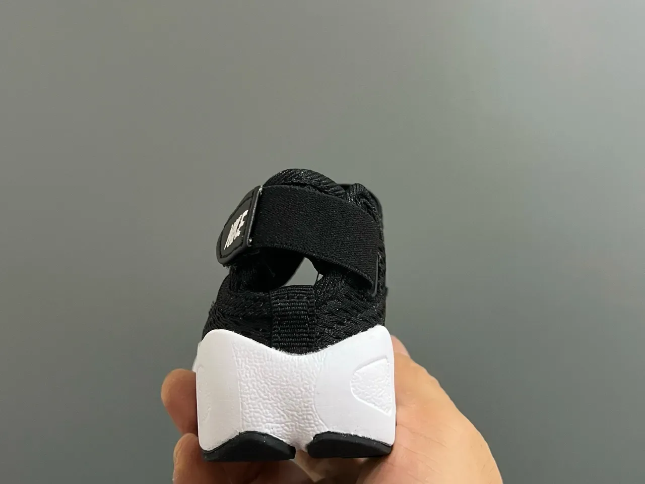 Nike Gray Black Laceless Mary Jane Strap Breathable Mesh Upper Lifestyle Sneakers 9