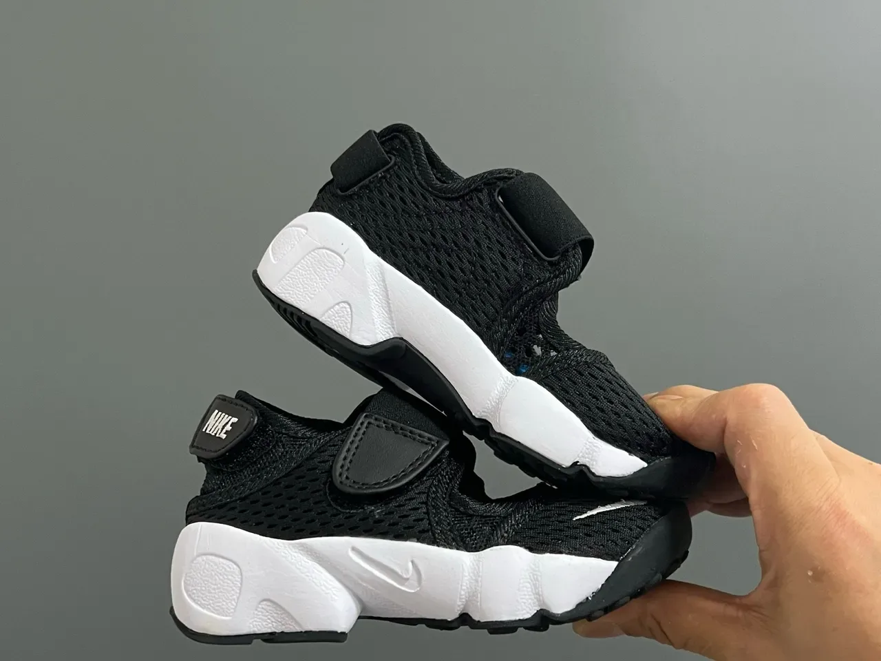 Nike Gray Black Laceless Mary Jane Strap Breathable Mesh Upper Lifestyle Sneakers 11