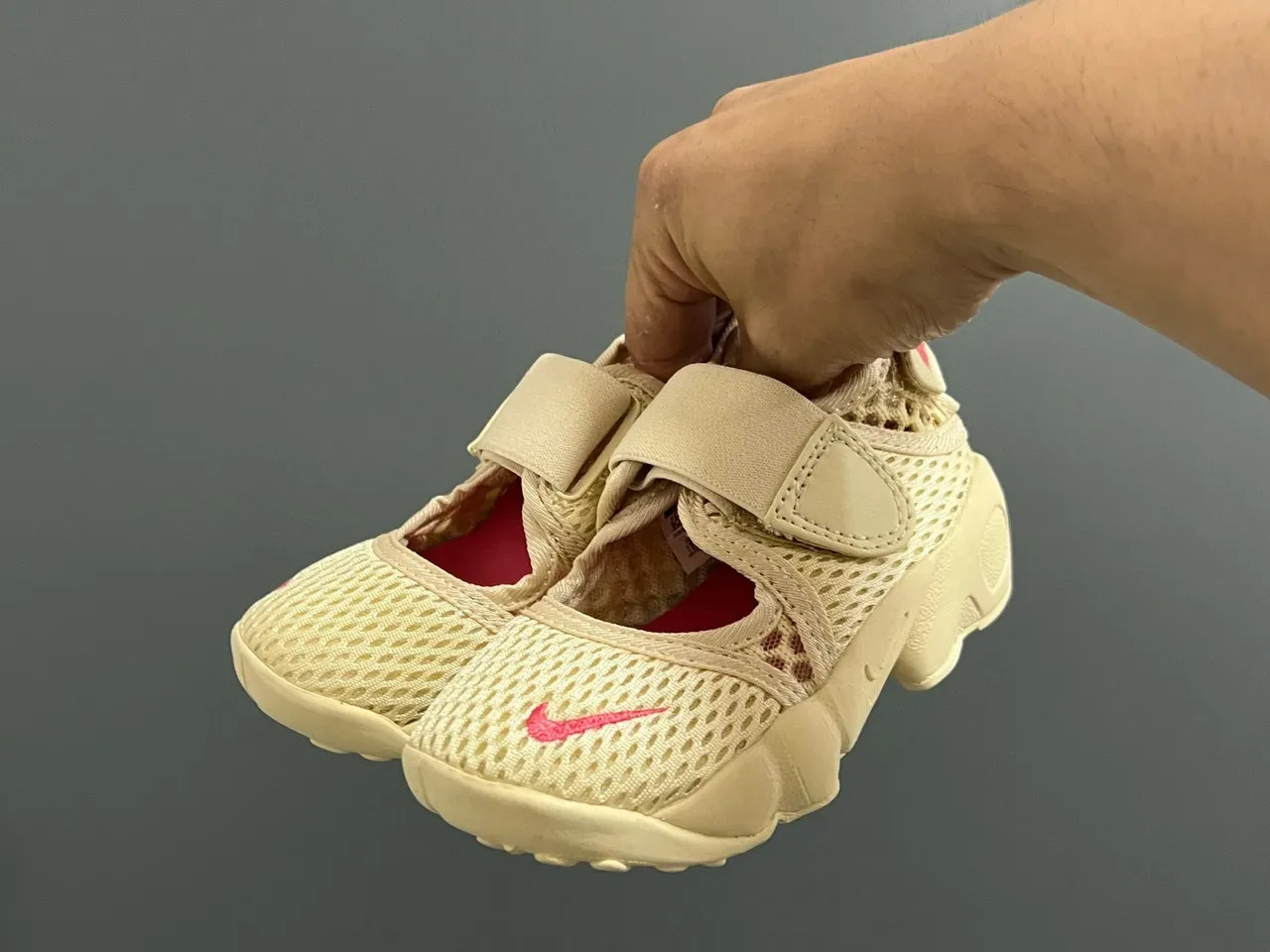 Nike Gray Black Laceless Mary Jane Strap Breathable Mesh Upper Lifestyle Sneakers 13