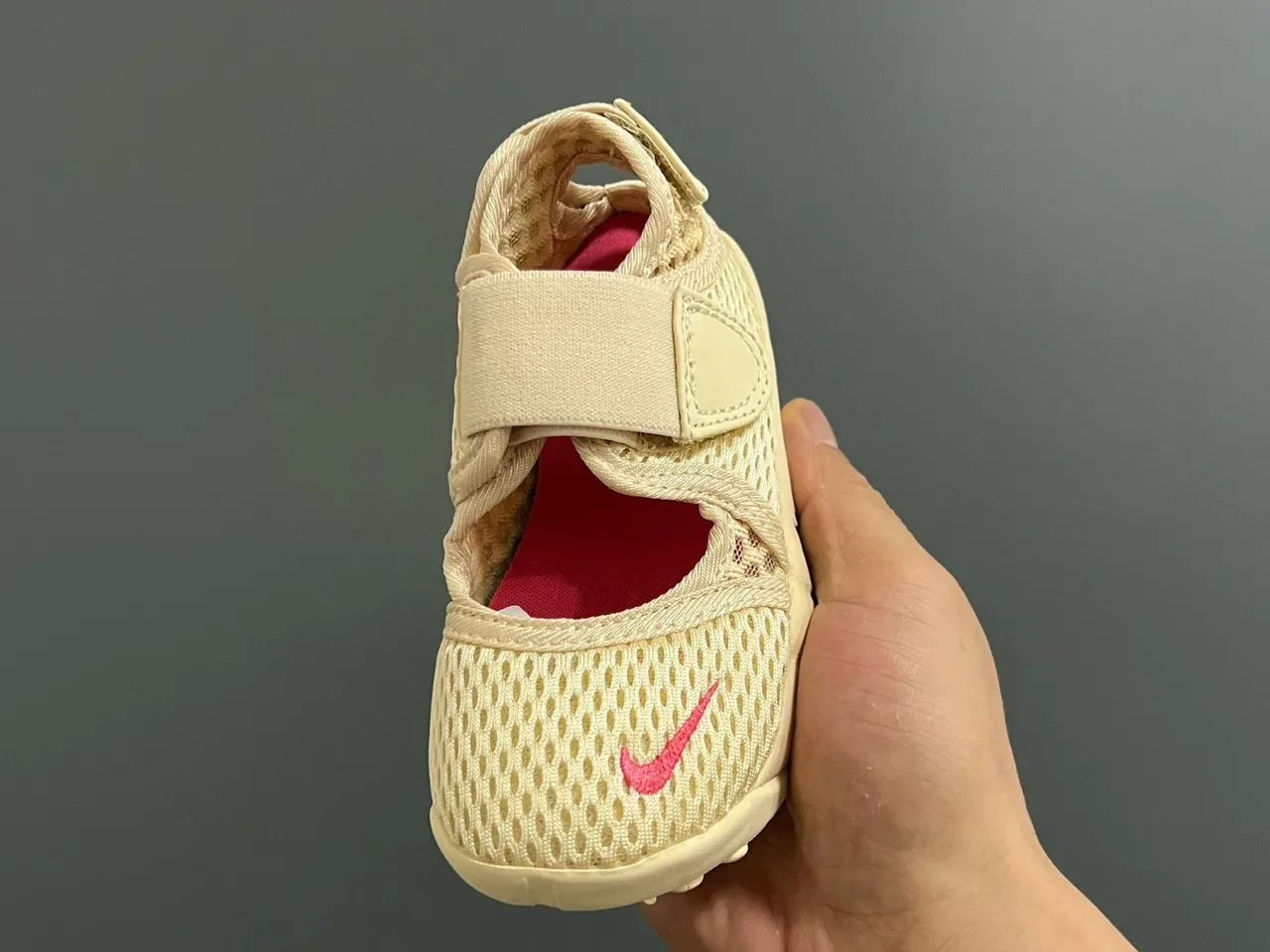 Nike Gray Black Laceless Mary Jane Strap Breathable Mesh Upper Lifestyle Sneakers 14