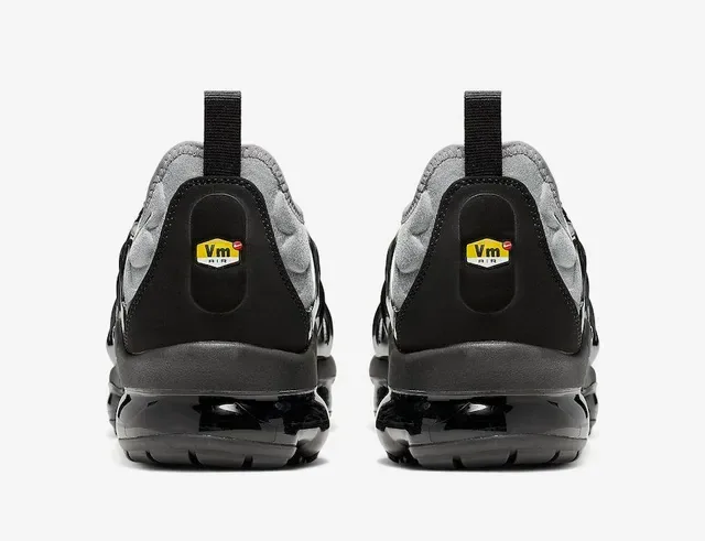Nike Gray Black Wave-Pattern Cage Overlays Glossy Midsole Lifestyle Sneakers 2