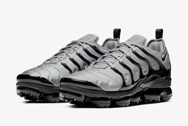 Nike Gray Black Wave-Pattern Cage Overlays Glossy Midsole Lifestyle Sneakers 5