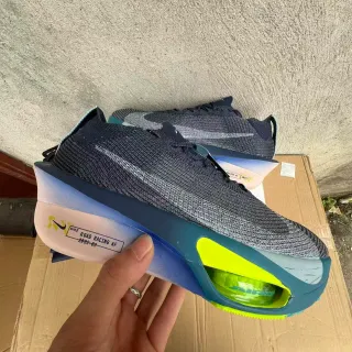 Nike Chaussures de course avec upper en maille gris bleu cushioning air visible
