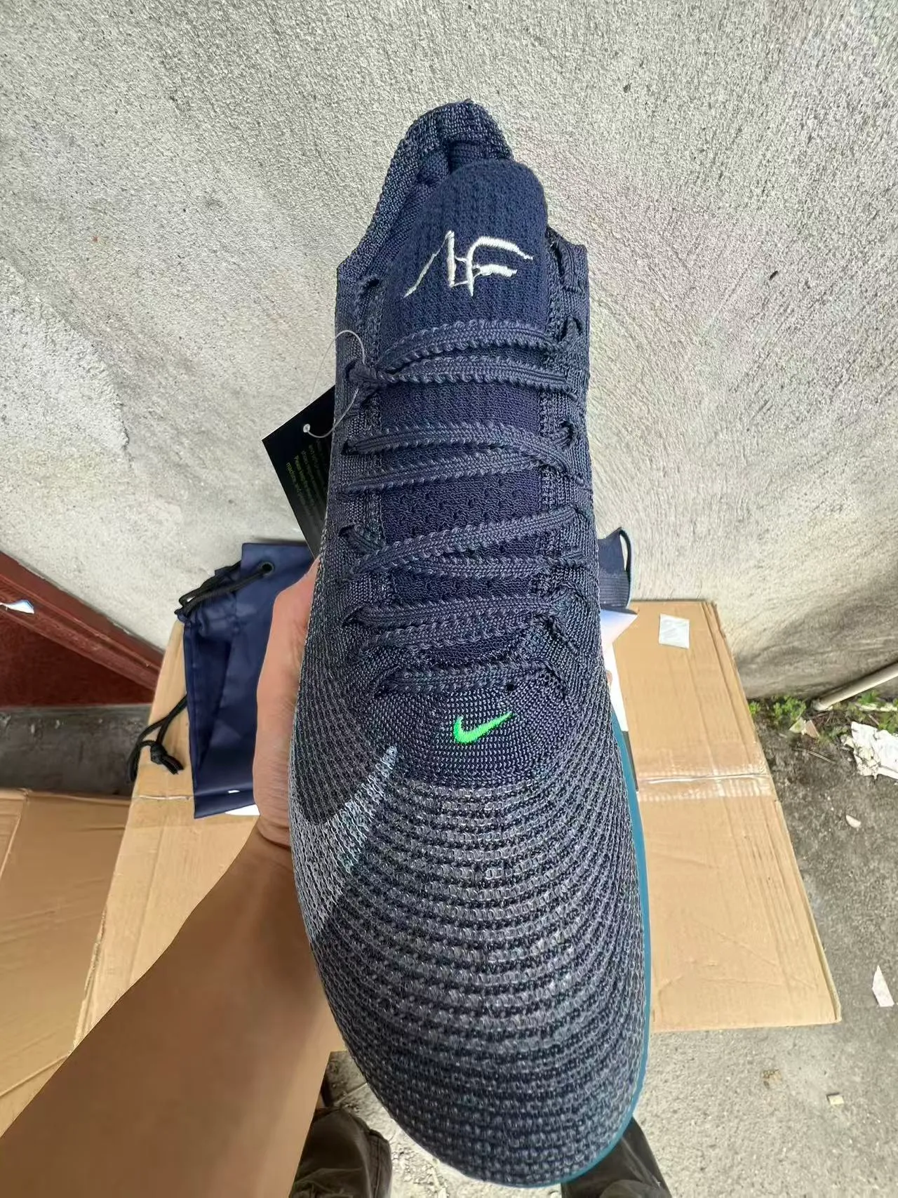 Nike Gray Blue Knit Upper Visible Air Cushioning Running Shoes 3