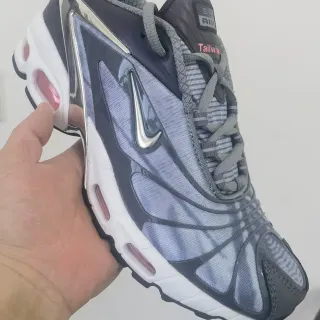 Nike Gris Bleu Chaussures de course avec upper en mesh synthétique cage layered
