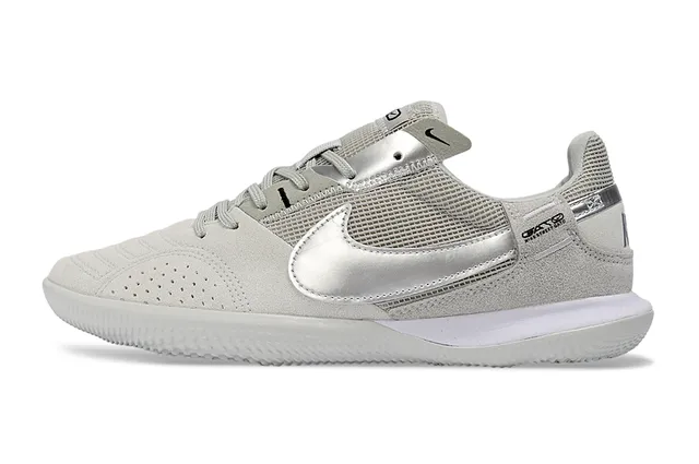 Nike Gray Silver Low-Top Perforated Toebox Sneakers 7