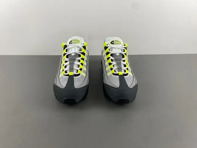 Nike Gris Jaune Chaussures Lifestyle Overlays Synthétiques Matelassés Unités Air Cushioning Visibles 11