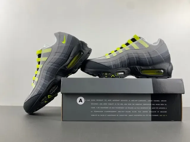 Nike Gris Jaune Chaussures Lifestyle Overlays Synthétiques Matelassés Unités Air Cushioning Visibles 14