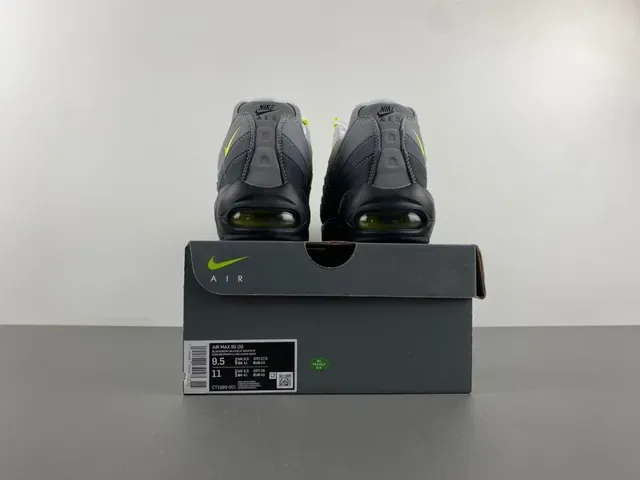 Nike Gris Jaune Chaussures Lifestyle Overlays Synthétiques Matelassés Unités Air Cushioning Visibles 17