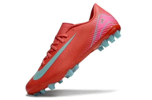 Nike Vert Rose Chaussures de Football à Coupe Basse avec Upper Synthétique Studs Coniques Moldés et à Lame pour Sol Ferme 10