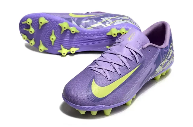Nike Vert Rose Chaussures de Football à Coupe Basse avec Upper Synthétique Studs Coniques Moldés et à Lame pour Sol Ferme 18