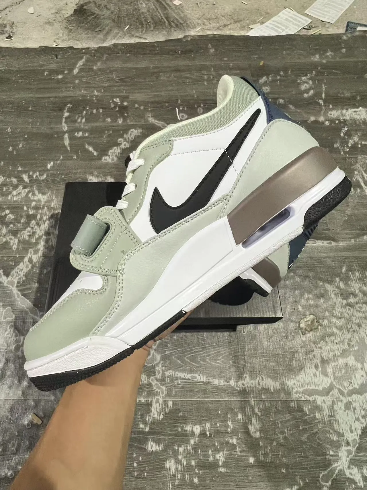 Nike Green White Layered Upper Midfoot Strap Lifestyle Sneakers 5
