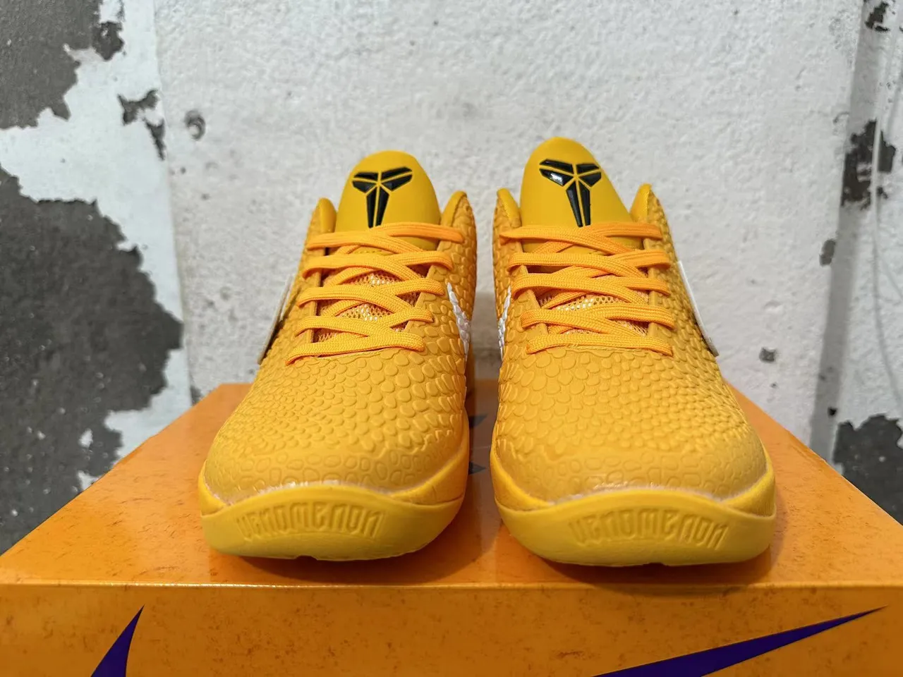 Nike Kobe 5 Protro Vibrant Yellow Basketball Shoes 4
