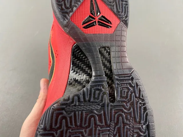 Nike Kobe Basketball Shoe Red and Gold Glitter Basketball Shoes 9