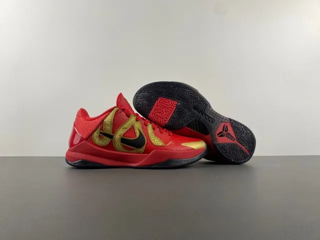 Nike Kobe Basketball Shoe Red and Gold Glitter Basketball Shoes 14