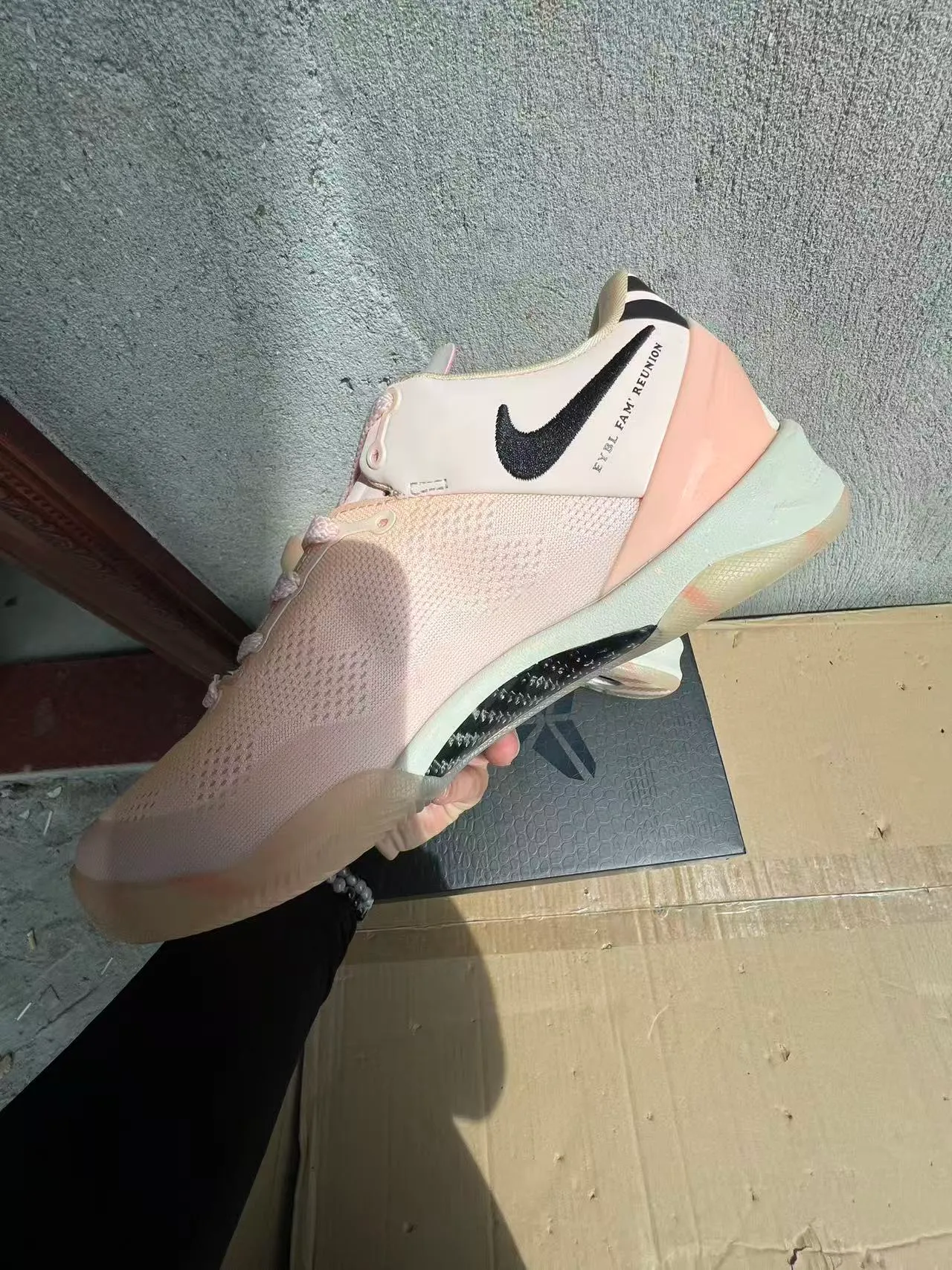 Nike Kobe Pink Black Knit Upper Low-Top Silhouette Basketball Shoes 5