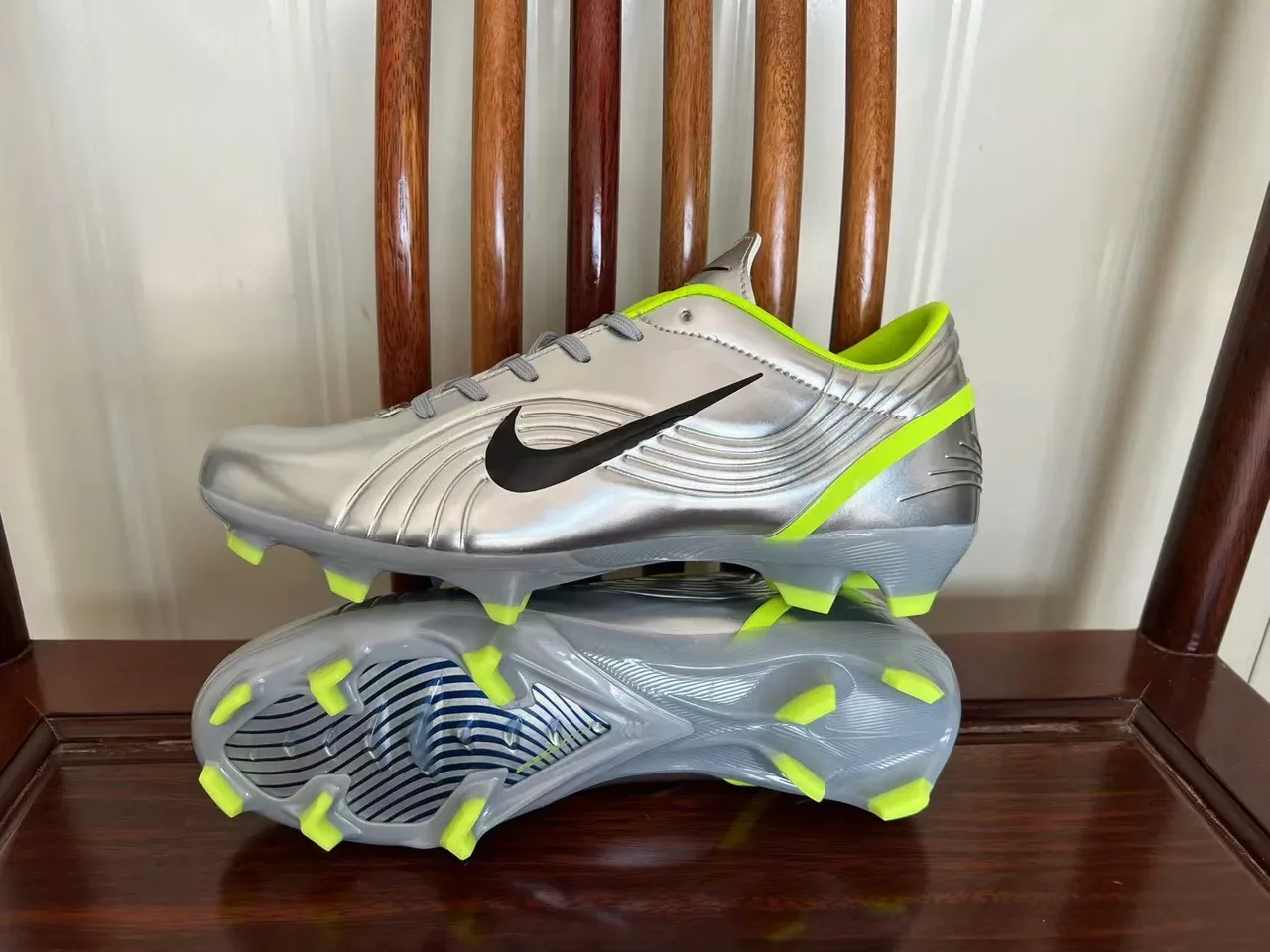 Nike Mercurial Vapor فضي معدني نيون ليم أحذية كرة القدم للأرض الصلبة 7