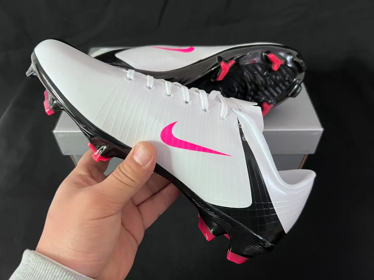 Nike Mercurial Vapor Prata Vermelho Sapatos de Futebol para gramado firme 4