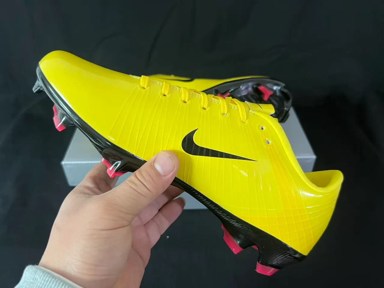 Nike Mercurial Vapor Prata Vermelho Sapatos de Futebol para gramado firme 21