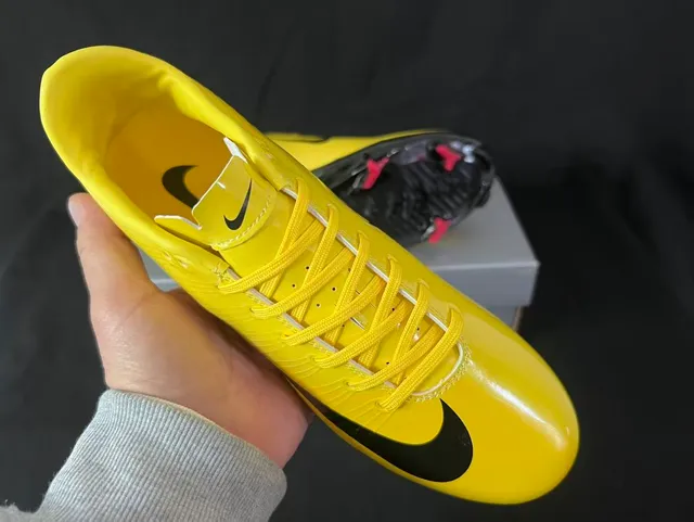 Nike Mercurial Vapor Prata Vermelho Sapatos de Futebol para gramado firme 22