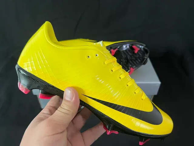 Nike Mercurial Vapor Prata Vermelho Sapatos de Futebol para gramado firme 23