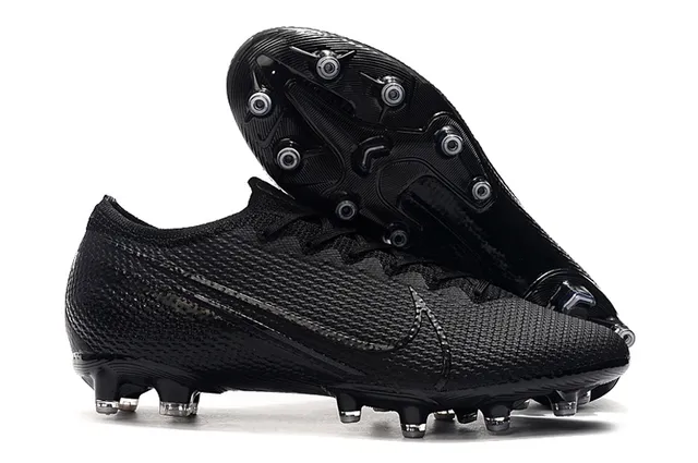 Nike Mercurial Vapor Chaussures de football pour sol ferme avec upper synthétique texturé blanc et bleu, overlay de maille à motif quadrillé 2