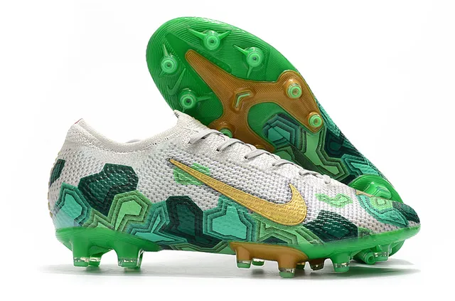 Nike Mercurial Vapor Chaussures de football pour sol ferme avec upper synthétique texturé blanc et bleu, overlay de maille à motif quadrillé 8
