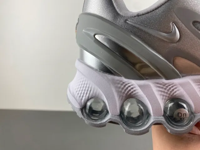 Nike Metallic Silver Wave-Overlay Lifestyle Sneakers 3