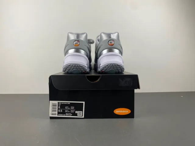 Nike Metallic Silver Wave-Overlay Lifestyle Sneakers 17