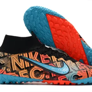 Nike Multicolor Negro Impresión Gráfica Superior Collar Ajuste de Calcetín Césped Zapatos de Fútbol