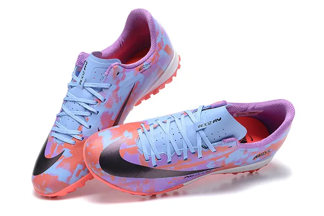 Nike Zapatillas de Fútbol Turf de Corte Bajo con Suela Sintética Estampado Camo Multicolor Rosa 2