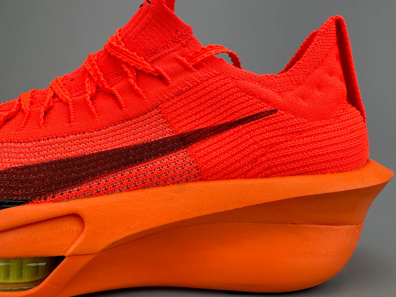 Nike Orange Black Knit Upper Sculpted Midsole Running Shoes 7