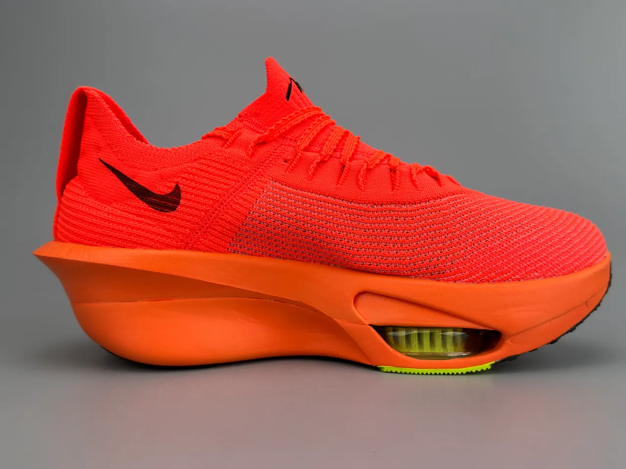 Nike Orange Black Knit Upper Sculpted Midsole Running Shoes 10