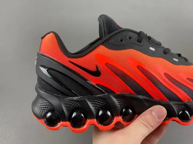Nike Orange-Black Pod Midsole Performance Sneaker 3