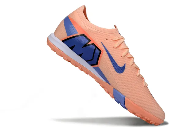 Nike Chaussures de football turf avec upper en maille synthétique et solape Swoosh en orange et bleu 2