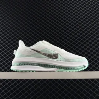 Nike Pegasus Premium blanco y verde parte superior de malla Engineered Metallic Swoosh zapatos de correr