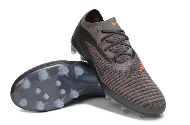 Nike Phantom GT رمادي أحمر Knit Upper Low-Cut Silhouette Firm-Ground أحذية كرة القدم 4