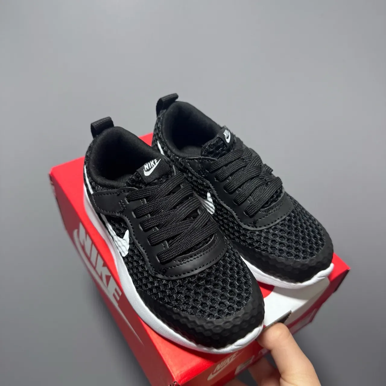 Nike Pink White Mesh Upper Honeycomb Perforation Lifestyle Sneakers 15