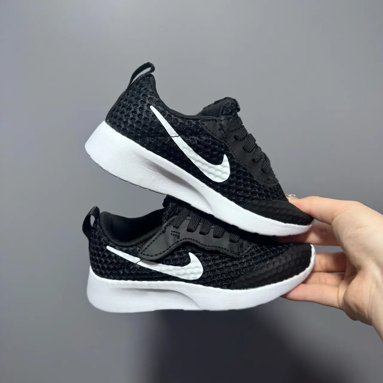 Nike Pink White Mesh Upper Honeycomb Perforation Lifestyle Sneakers 16