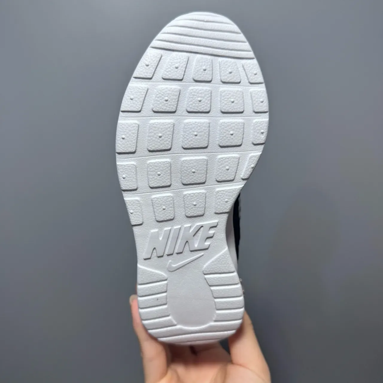 Nike Pink White Mesh Upper Honeycomb Perforation Lifestyle Sneakers 23