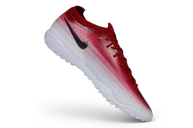 Nike Zapatos de fútbol Turf con upper de knit gradient rojo blanco y overlay de swoosh negro 3