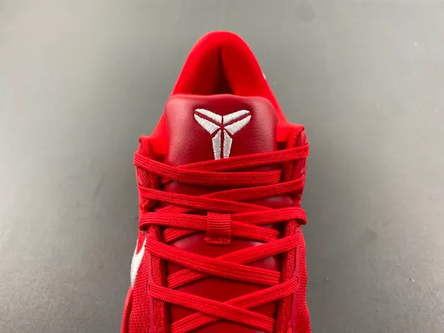 Nike Red White Knit Upper Low-Top Silhouette Basketball Shoes 6